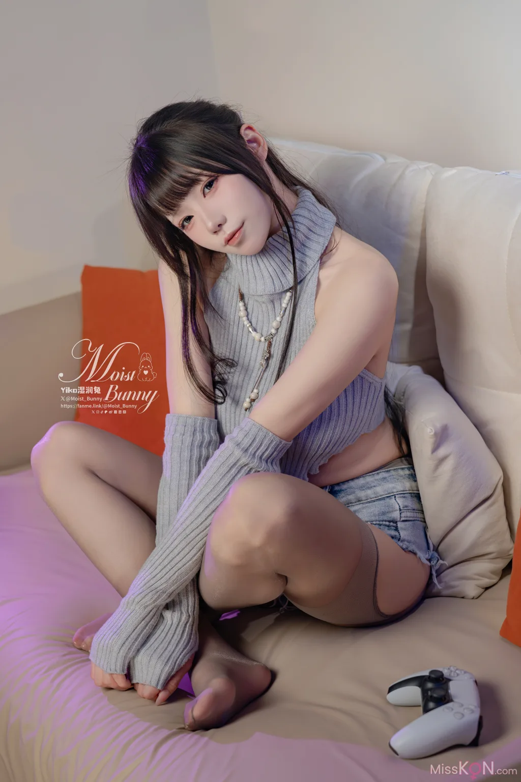 Coser@黏黏团子兔: 陪玩少女 (140 photos + 2 videos)
