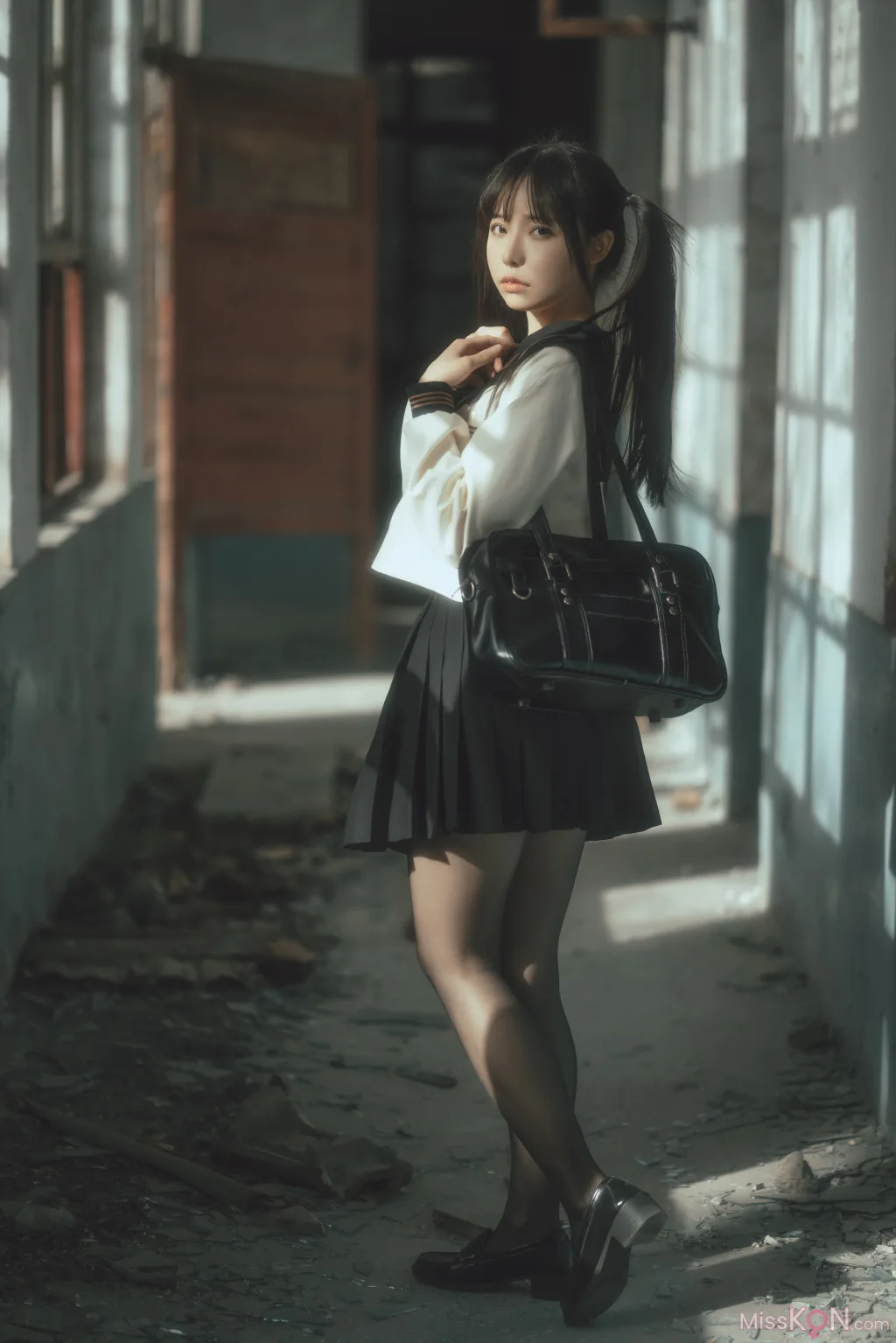 Coser@六味帝皇酱: 废墟JK (52 photos) 4 Coser@六味帝皇酱: 废墟JK (52 photos) 4