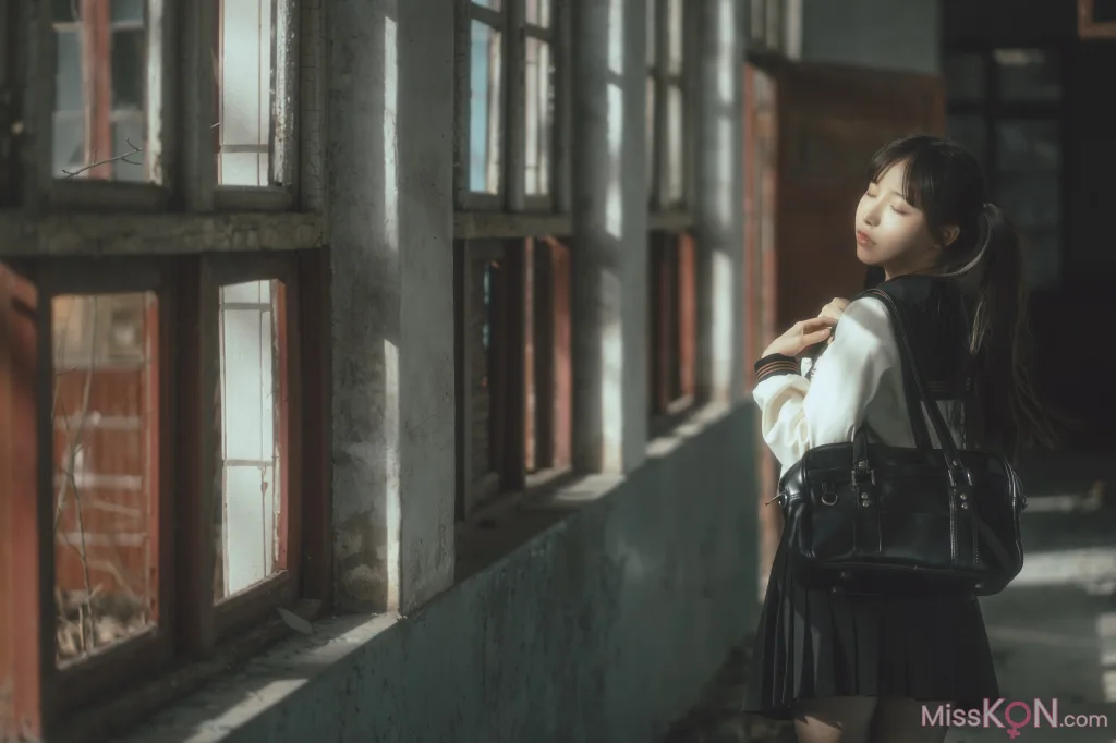Coser@六味帝皇酱: 废墟JK (52 photos) 5 Coser@六味帝皇酱: 废墟JK (52 photos) 5