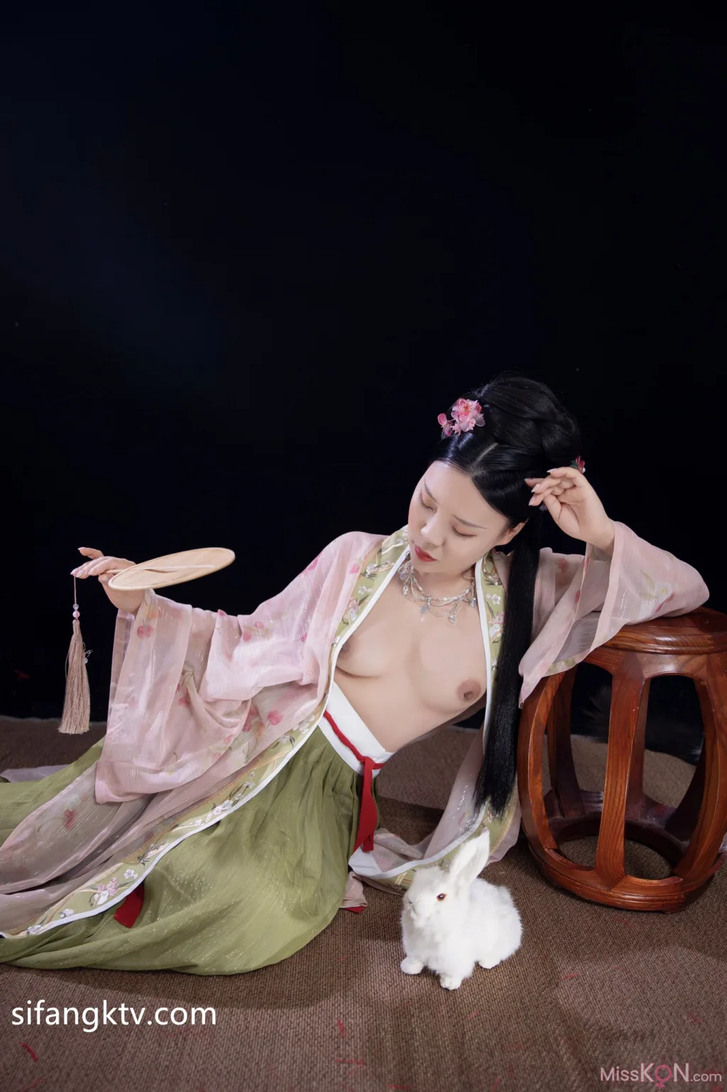 想入菲菲: X古风唯美情色摄影 约拍各色美模 (28 photos + 3 videos)