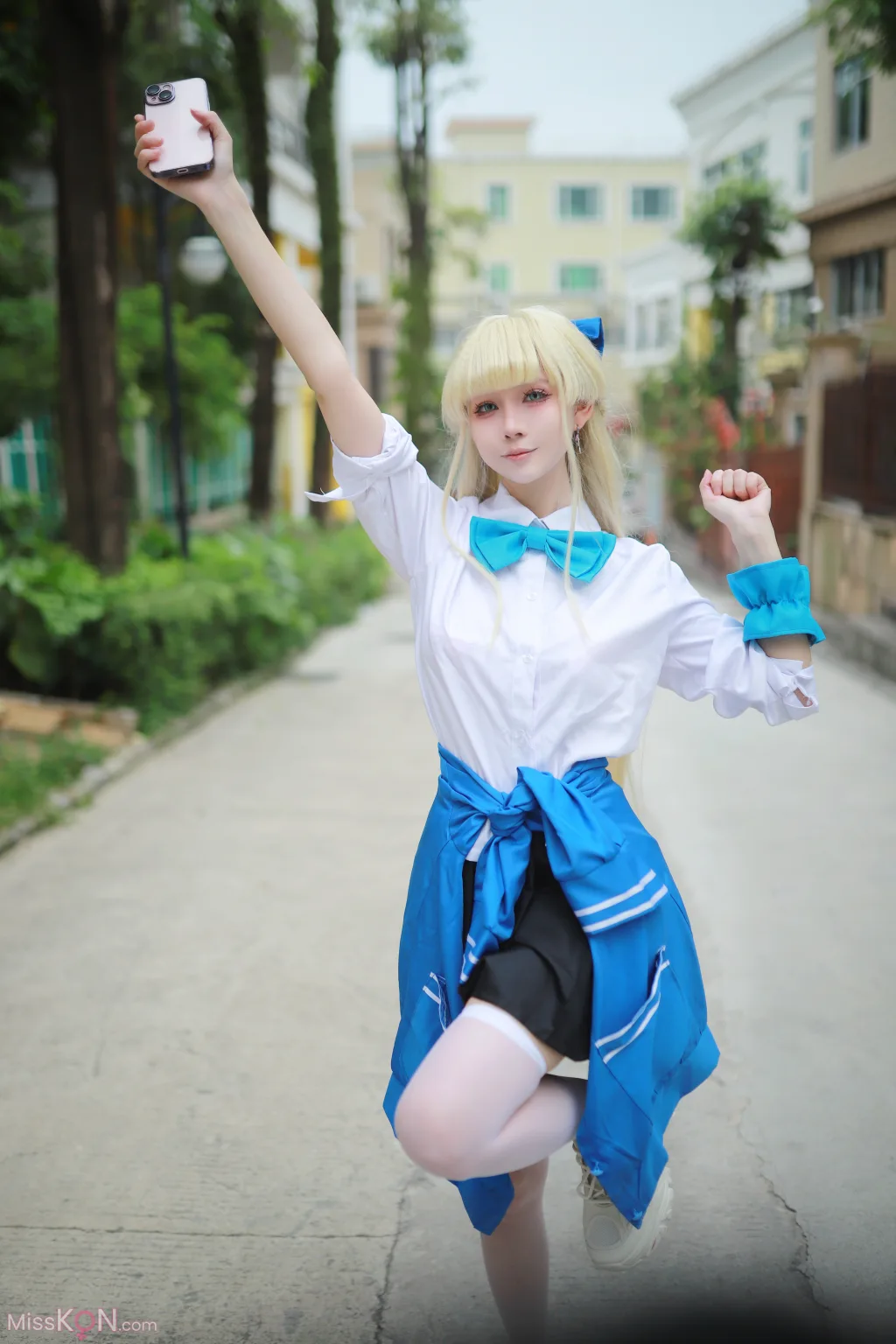 Coser@上杉绘梨落: 蔚蓝档案 飞鸟马时 校服 (46 photos)