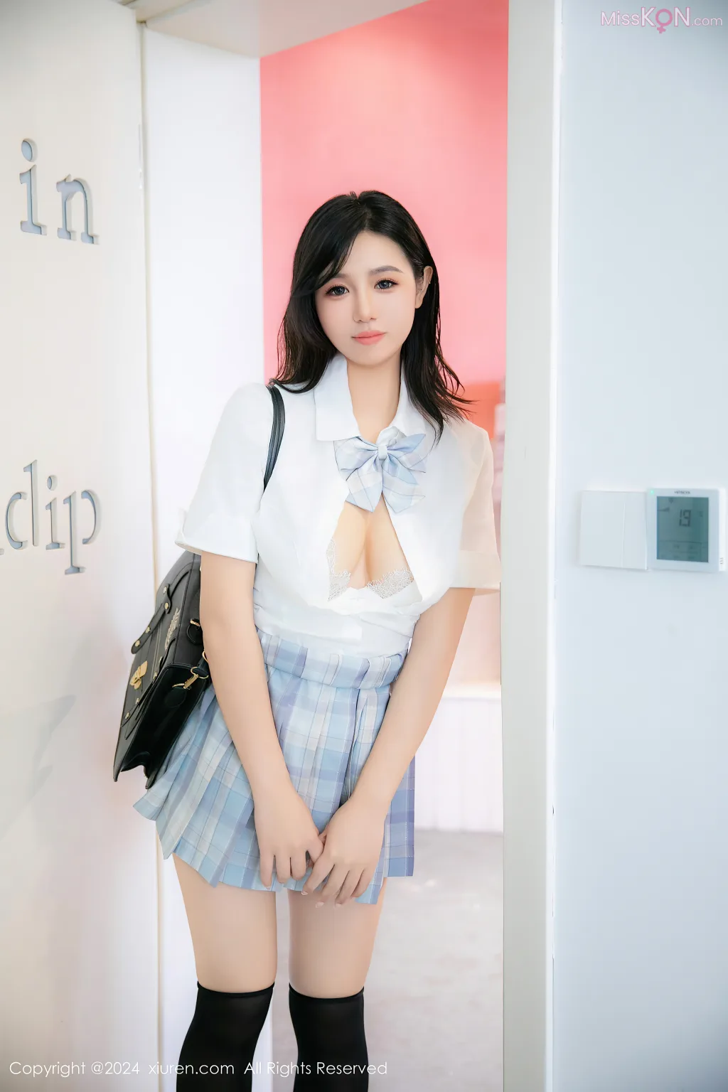 XIUREN No.8756 – 8765 (798 photos) 0 XIUREN No.8756 – 8765 (798 photos) 0