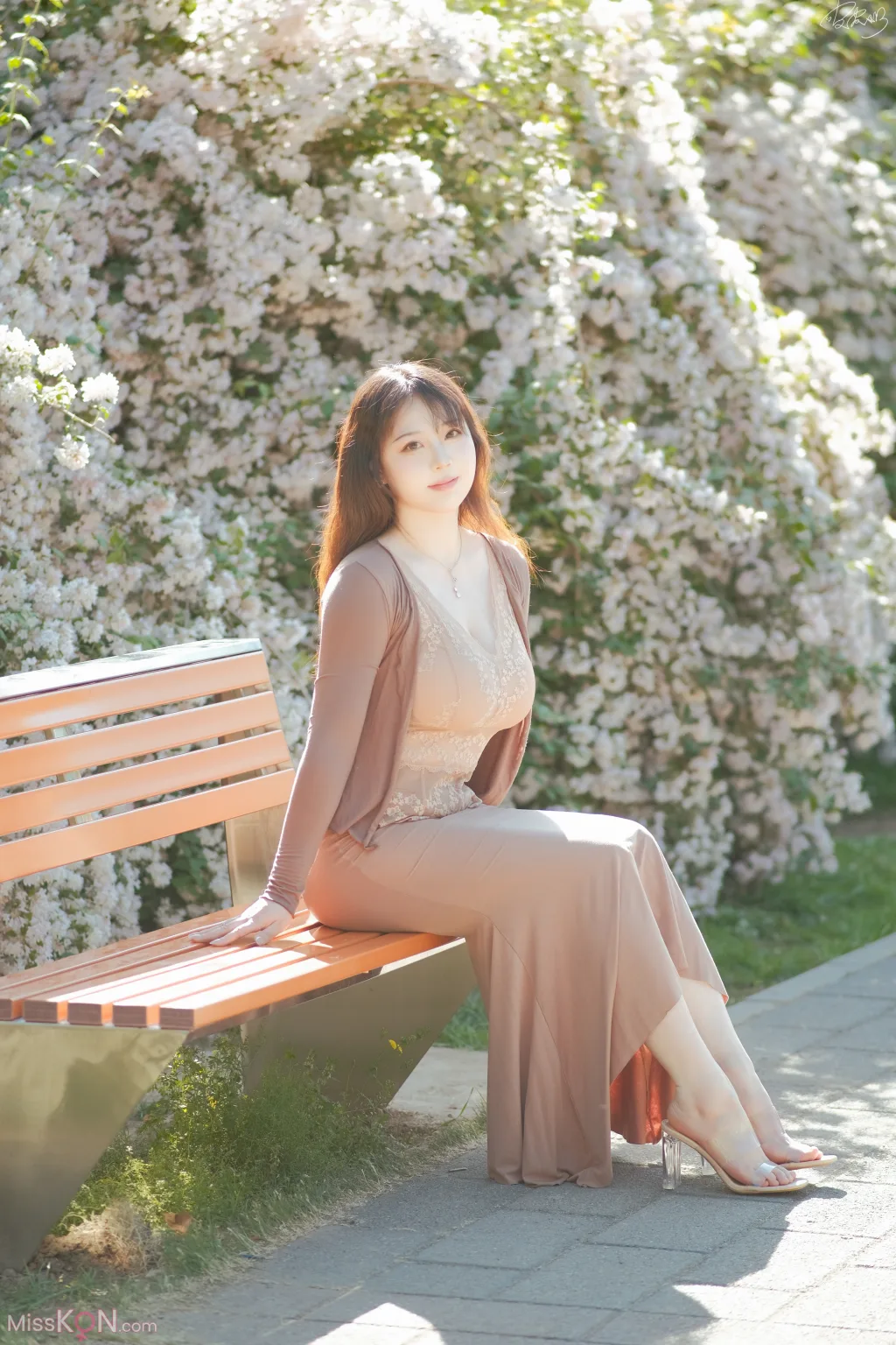 Coser@皮皮奶可可爱了啦: 猥实人妻 (54 photos) 