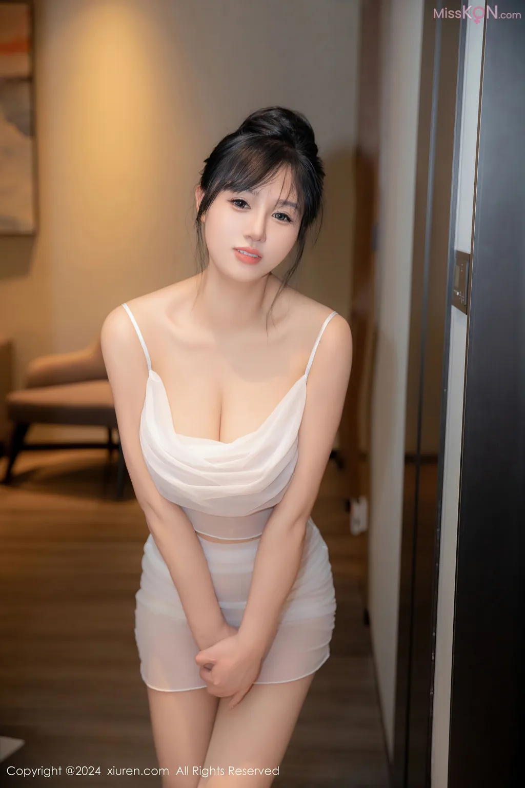XIUREN No.8606 – 8615 (831 photos) 10 XIUREN No.8606 – 8615 (831 photos) 10
