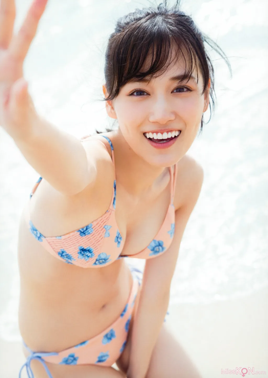 [JP] Mizuki Yamashita (山下美月): 乃木坂46 – 2nd写真集「ヒロイン」 (142 photos) 