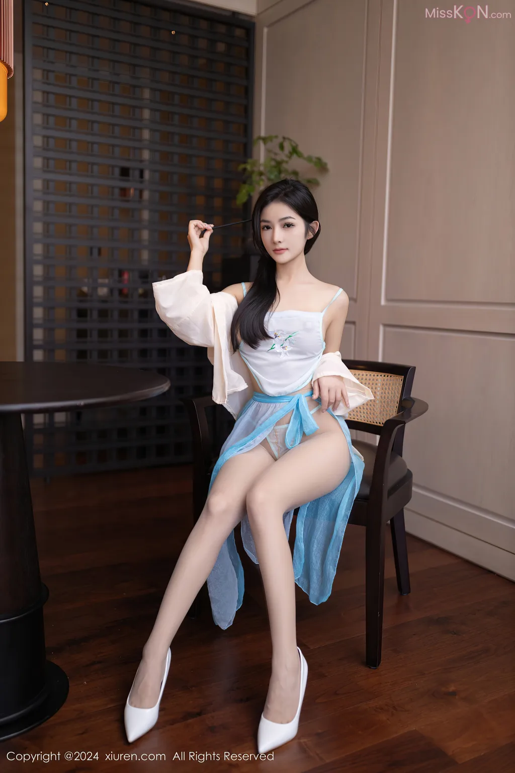 XIUREN No.8686 – 8695 (842 photos) 13 XIUREN No.8686 – 8695 (842 photos) 13