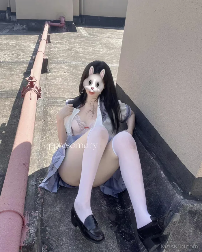 Coser@pprosemary: 白虎一线天  jk少女福利姬 (160 photos ) 