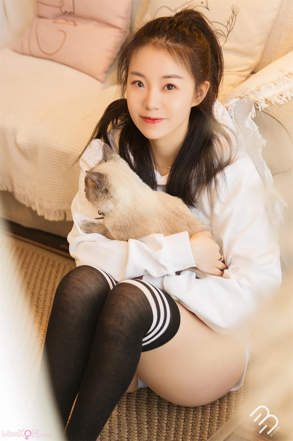 橘猫juju: 顶级小美女 黑色蕾丝下的神秘诱惑 (90 photos ) 7 橘猫juju: 顶级小美女 黑色蕾丝下的神秘诱惑 (90 photos ) 7