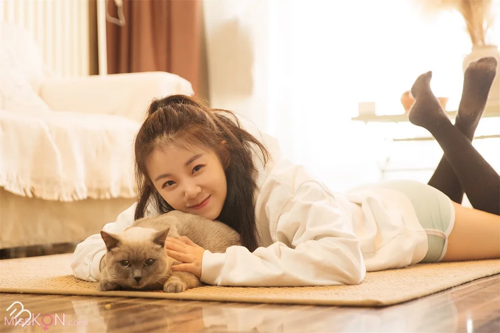 橘猫juju: 顶级小美女 黑色蕾丝下的神秘诱惑 (90 photos ) 3 橘猫juju: 顶级小美女 黑色蕾丝下的神秘诱惑 (90 photos ) 3