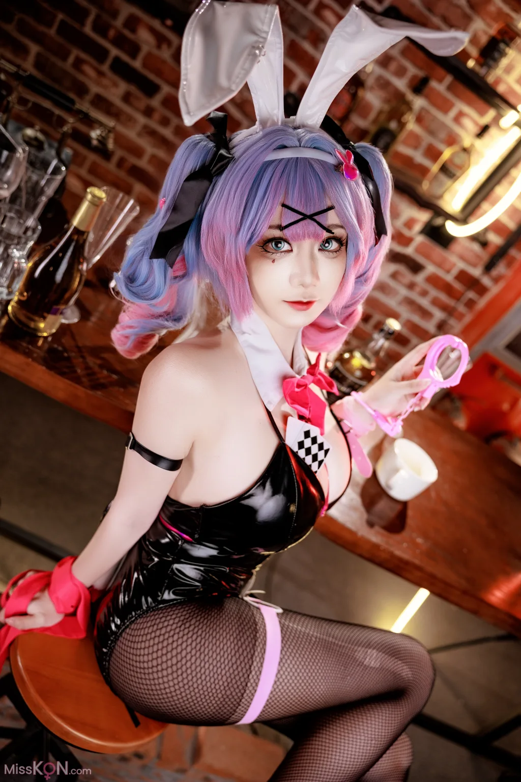 Coser@阿雪雪: 初音兔子洞 (105 photos )