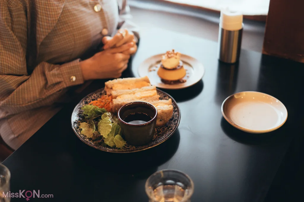 Coser@Ely_eee (ElyEE子): Afternoon Gathering (24 photos) 1 Coser@Ely_eee (ElyEE子): Afternoon Gathering (24 photos) 1